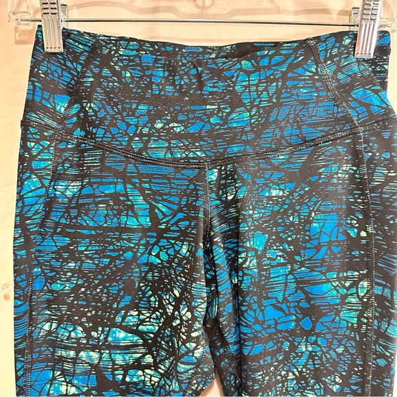 Old Navy Go-Dry Activewear Leggings in Blue&Green Size Small - Picture 2 of 5